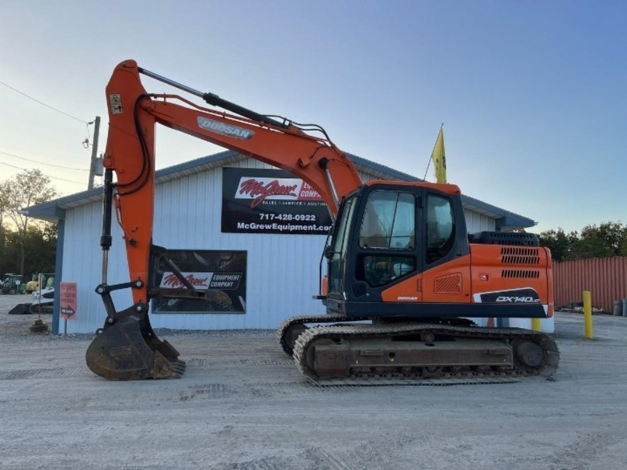कोरिया में बिकने के लिए इस्तेमाल किया Doosan उत्खनन मशीन दूसरा हाथ DX140LC Jindongyu मशीनरी