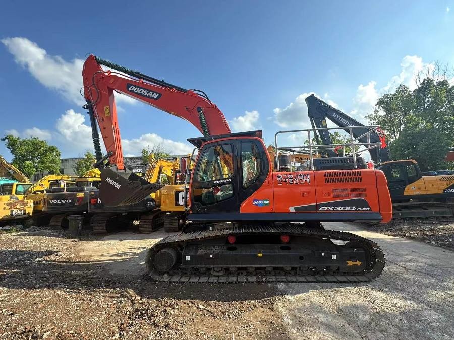कोरिया इस्तेमाल किया Doosan उत्खनन बिक्री के लिए दूसरा हाथ DX300LC Jindongyu मशीनरी